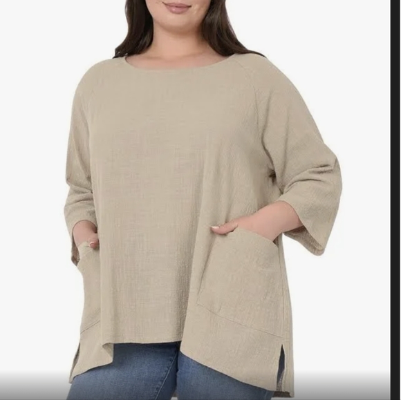 Zenana Outfitters Tops - Zenana Two Pocket High Low Hem Top